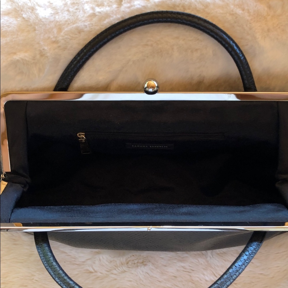Elegant Black Women's Handbag - Picture 4 of 6